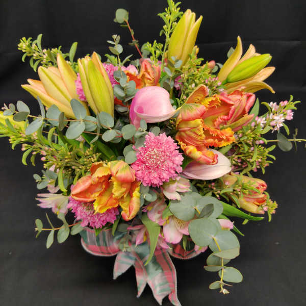 Spring Centerpiece with Fringe Tulips