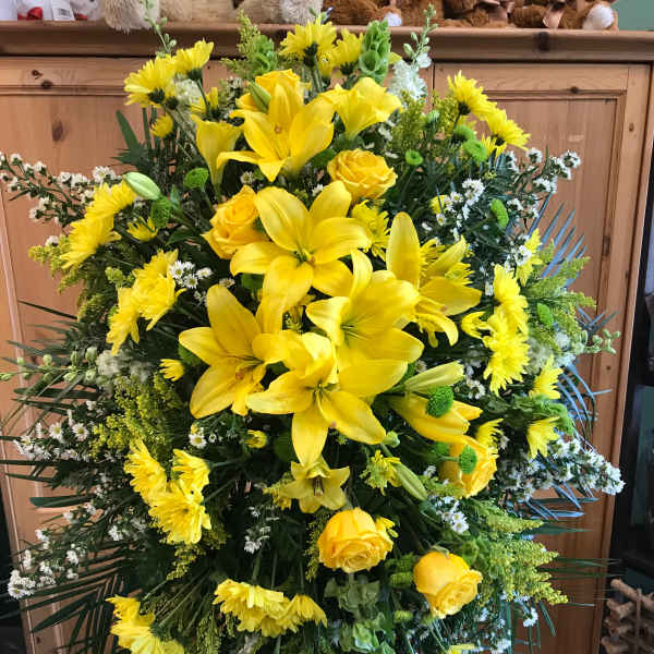 Yellow and White Standing Spray