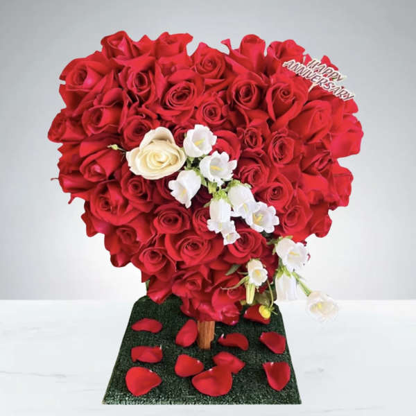 Rose Heart by D'Lily's Flowers