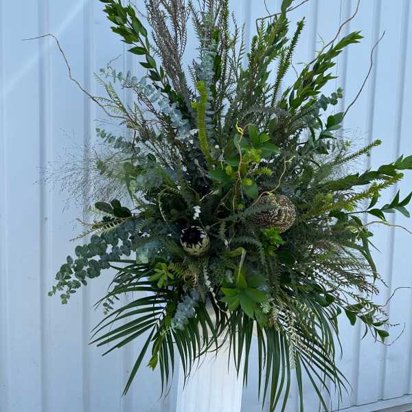 Walk In The Garden Pedastool Piece