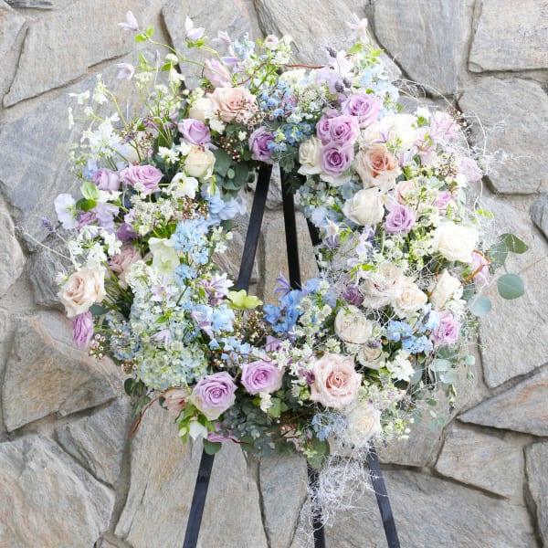 28" floral sympathy Wreath