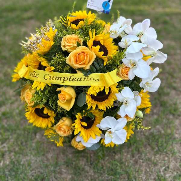 Buchon de girasoles y orquideas