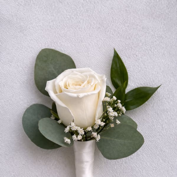 Ivory Classic Boutonnière