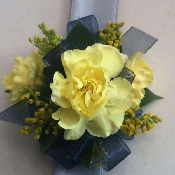 Classic Corsage - Carnation