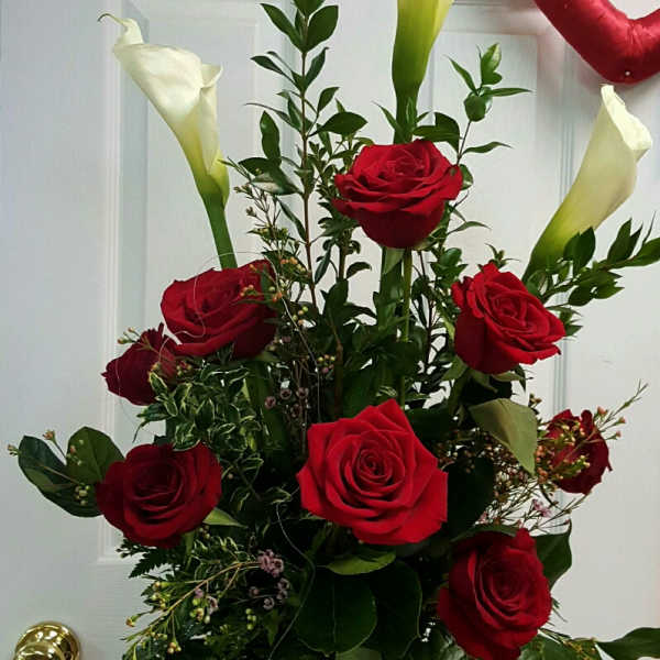 Classy Calla Lily and Rose Arrangement