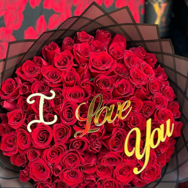 100 Red Roses: A Grand Declaration of Love