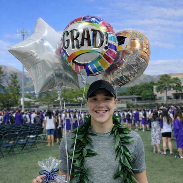CLASS OF 2026 SPECIAL PACKAGE ( LEI, BALLOONS & CANDY)
