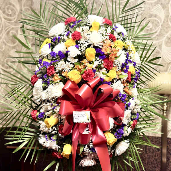 Mix of flowers standing spray.