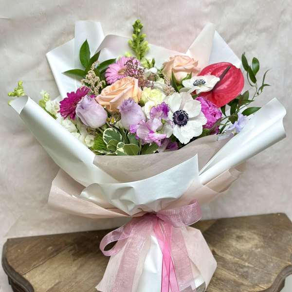 The Queen White & Pink Bouquet