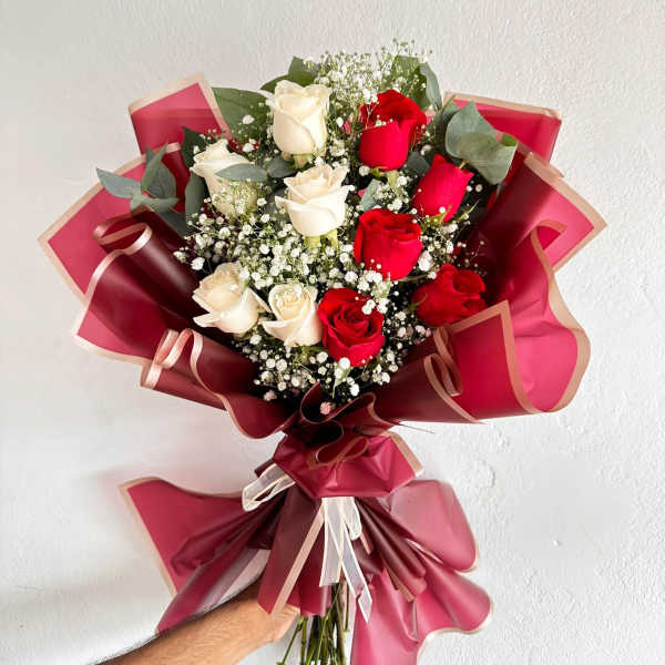5 White and Red Roses Bouquet
