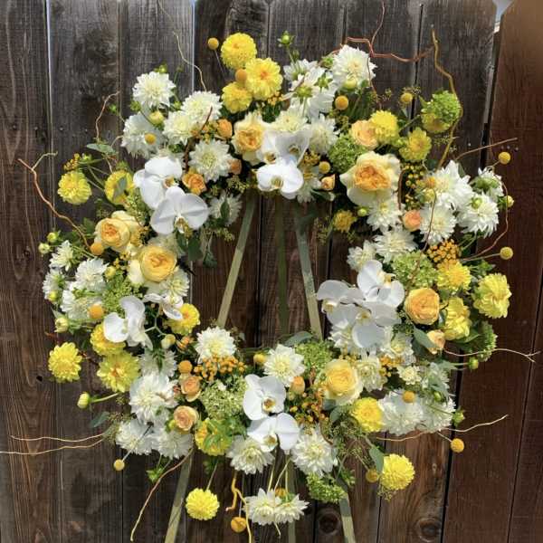 Dahlia Sunrise Wreath