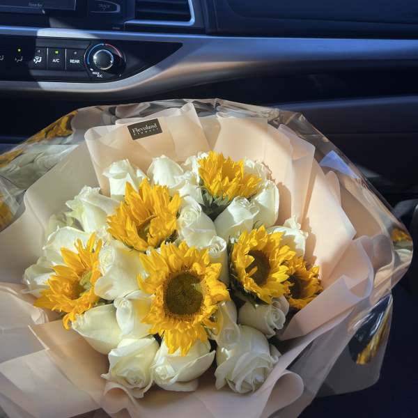 Roses & Sunflowers