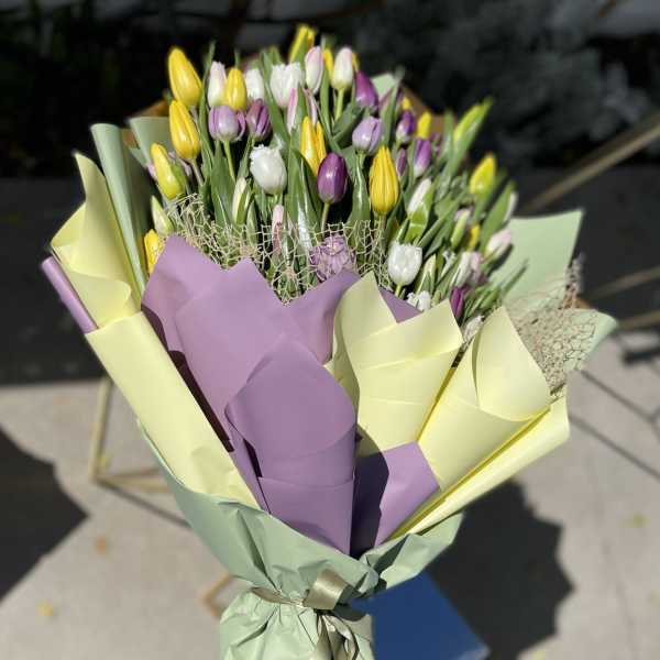 50 mixed tulip bouquet
