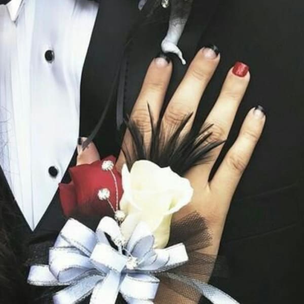prom 20 corsage