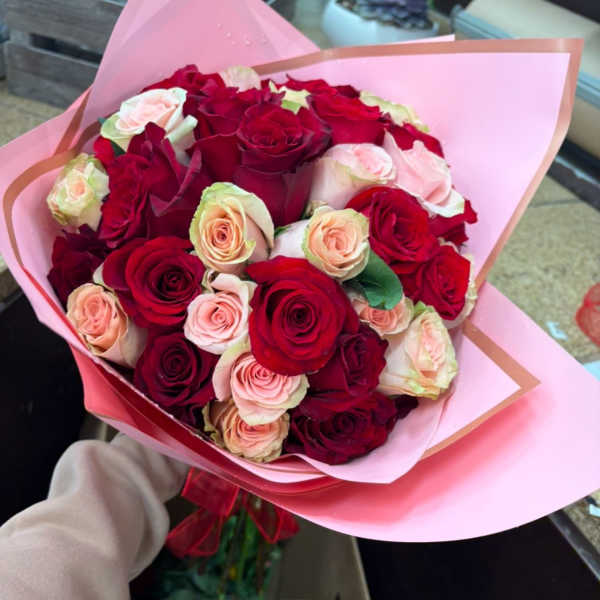 pink and red rose bouquet
