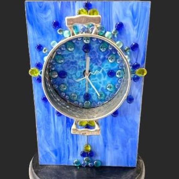 #A137 - Blue Mantle Clock with trivet