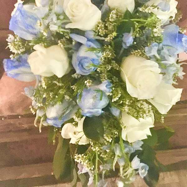 Cascading rose bouquet