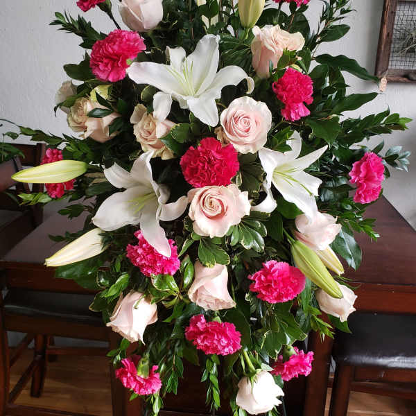 Serene Pink Easel Spray