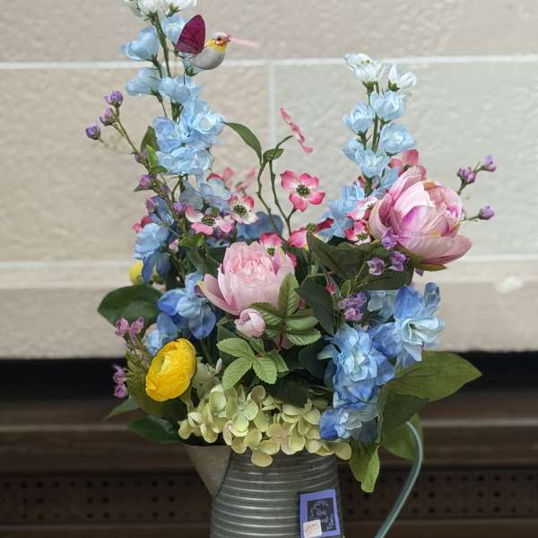 Hummingbird Pitcher - Artificial Arrangement