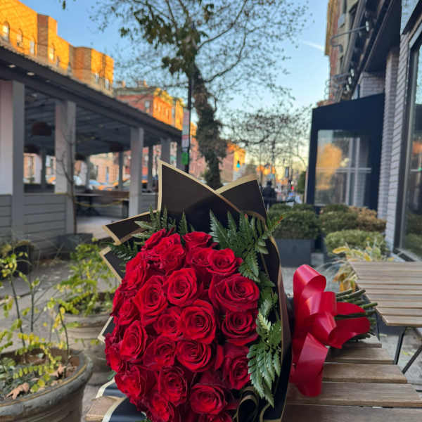 50 Classic Red rouses Bouquet.