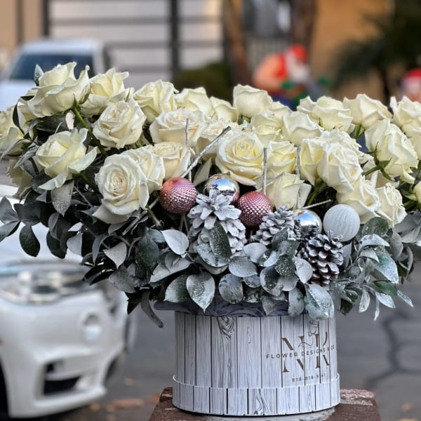 White Sparkly Roses for Winter Magic!