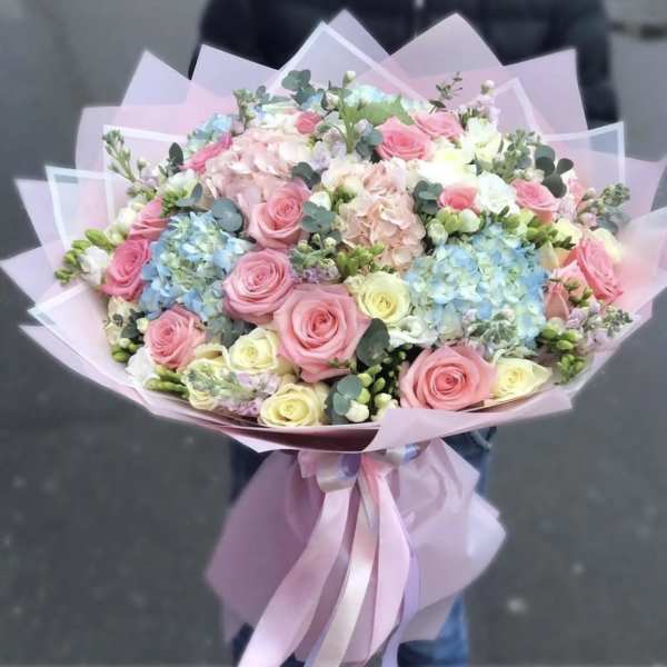 Dream Hand tied Signature Bouquet