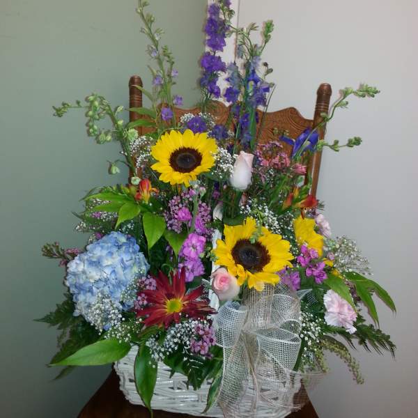 Garden Sunflower mix Basket