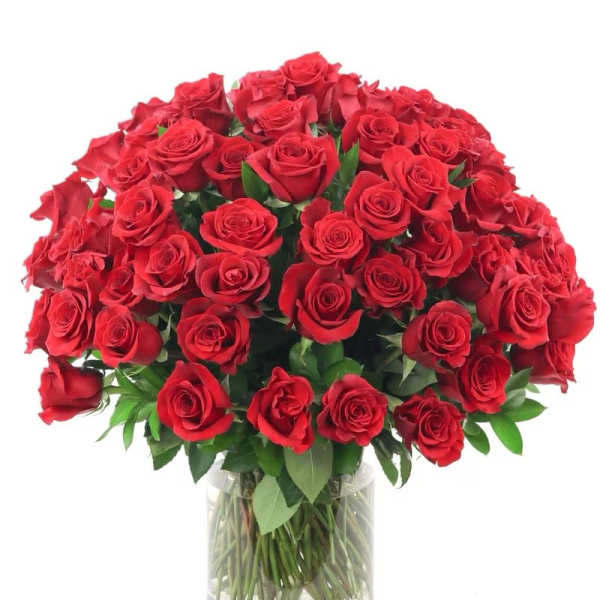 Bouquet of red roses in a clear glass vase