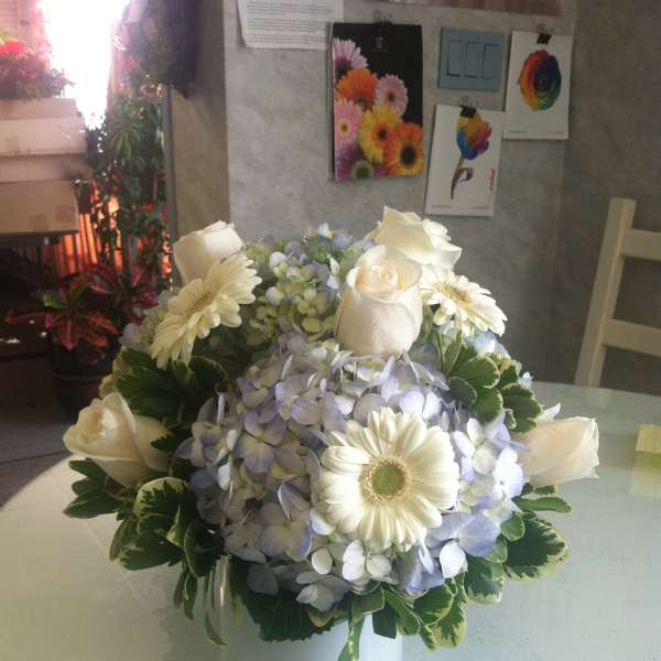 Elegant White and Blue Centerpiece