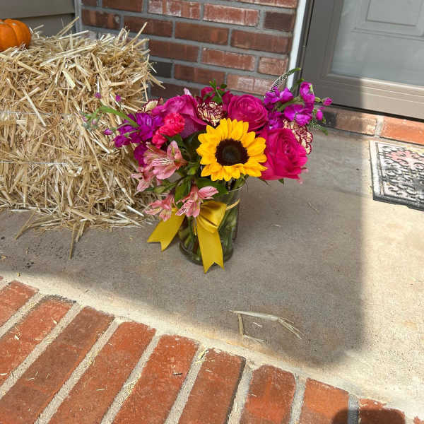 FLORAL COLORFUL ARRANGEMENT