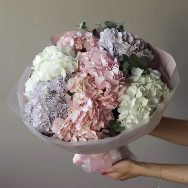 № 64 - BOUQUET OF THREE COLORS HYDRANGEA.