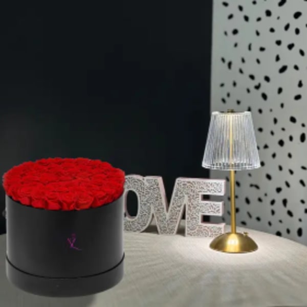 Classic 50 Roses Hat Box