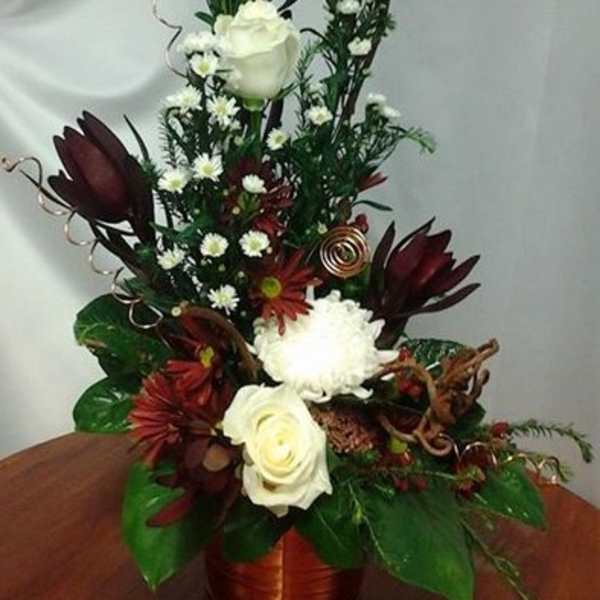 Burg, rust & white mixed bouquet