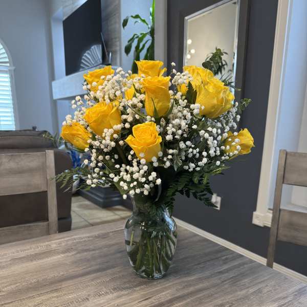 Doz Yellow Roses in an arrangement
