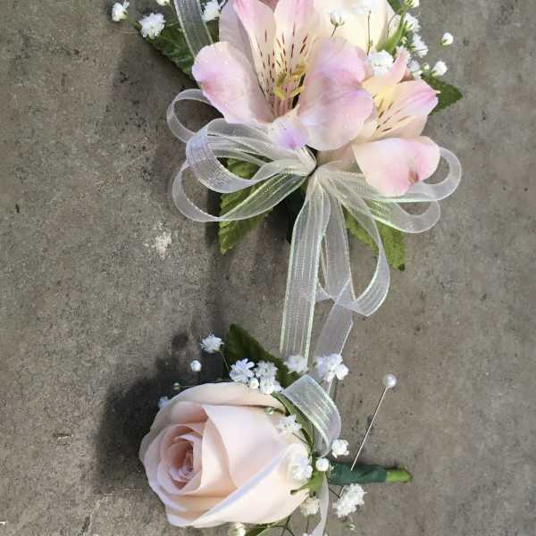 Pink n' White Corsage and Boutonniere Set