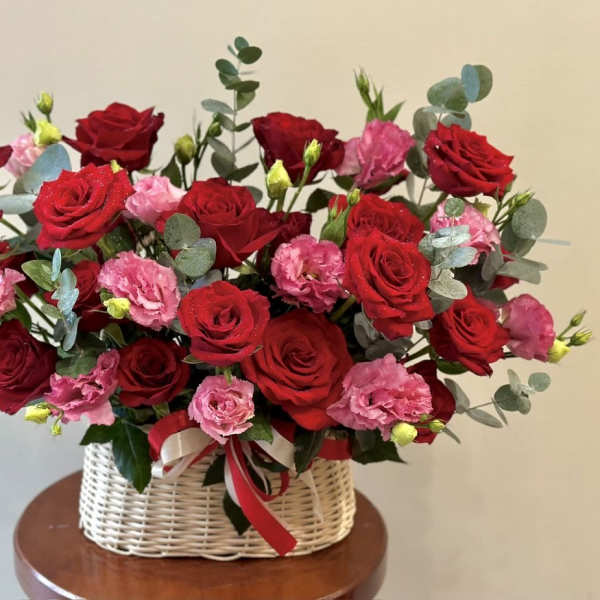 Un jardin de rosas rojas