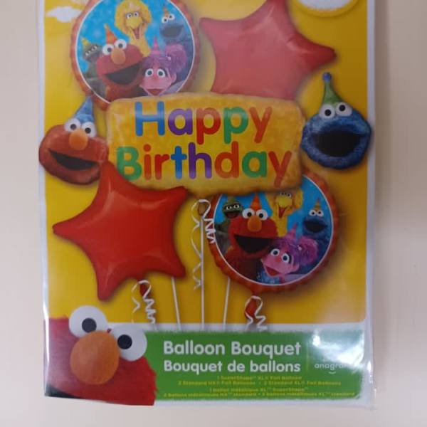 Sesame Street birthday balloon bouquet with character balloons in packaging