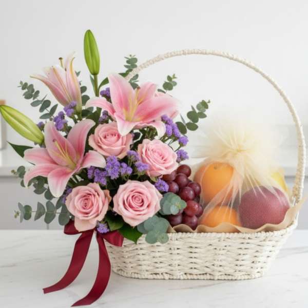 Sweet Gift Basket FRUIT & Flowers