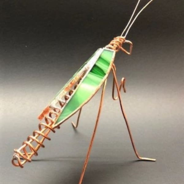 #A052 - Light Green Praying Mantis