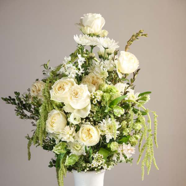 The Ivory & Linen Arrangement