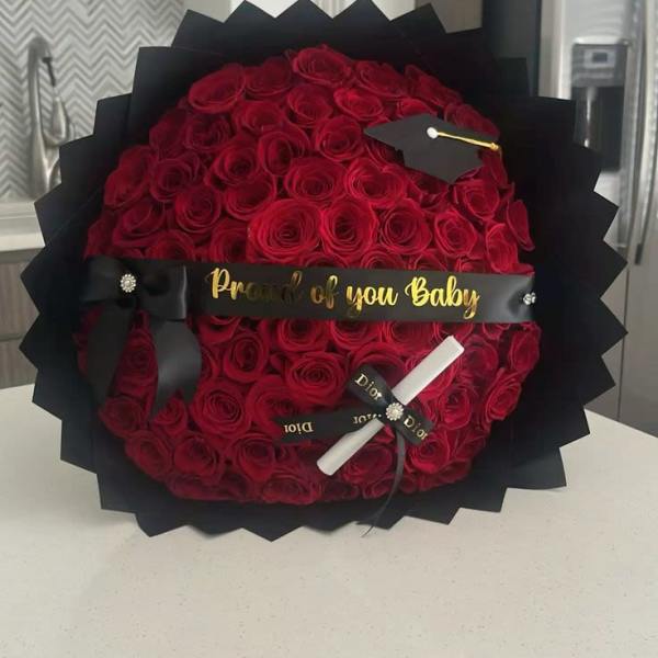 100 Graduation Buchon Bouquet