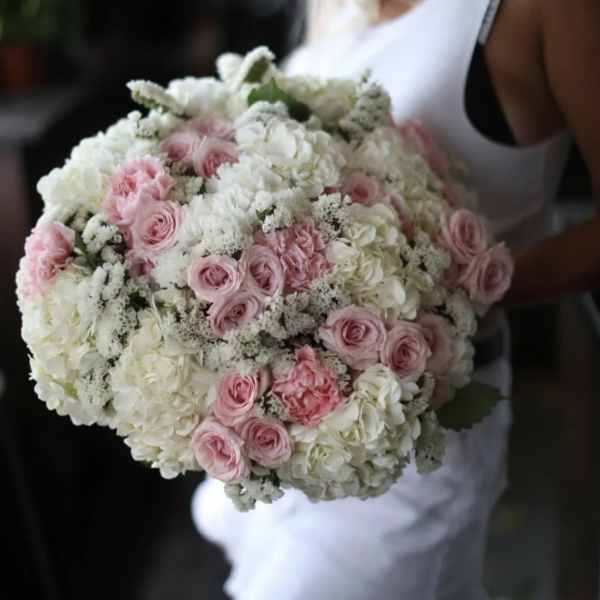 Bouquet of 25 premium long stem roses