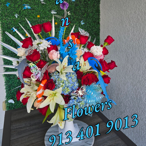 Elegant Mini Arrangement – Ocean-Inspired