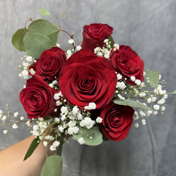 Red roses prom bouquet