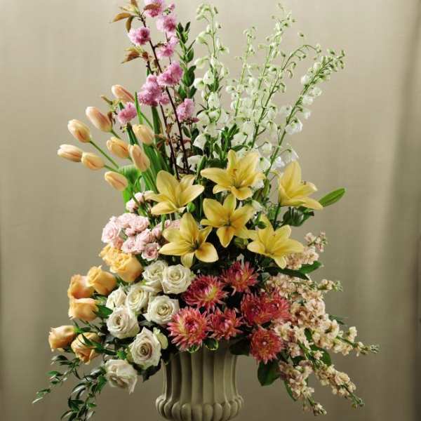 FTD Declaration Altar Arrangmeent