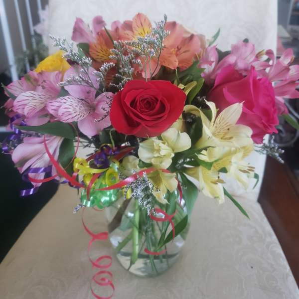 RED ROSES, ALTO AND LIMONIUM