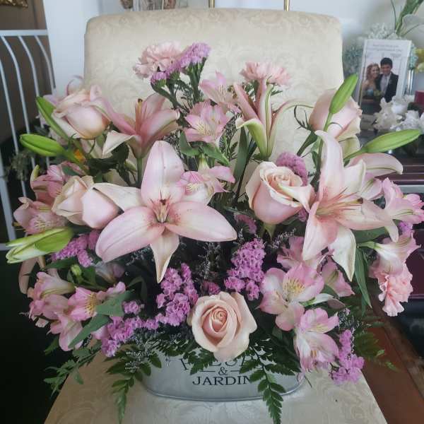 LOVE PINK BOUQUET