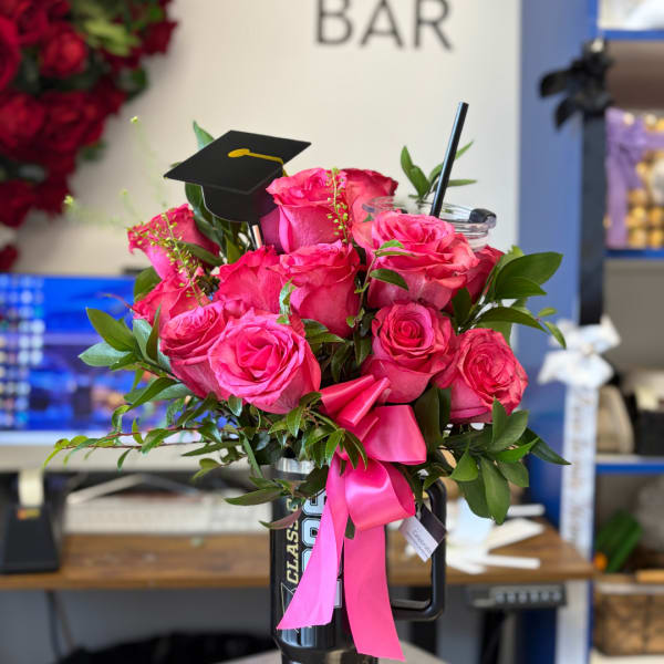 Arreglo con rosas para graduados
