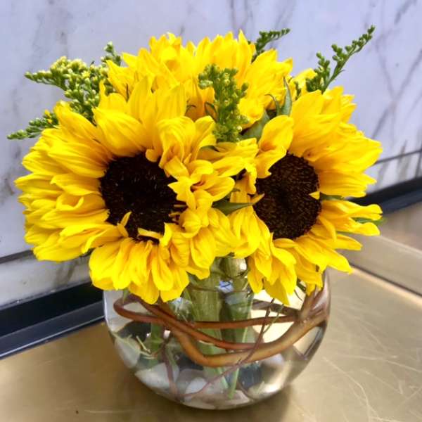 Sunflower bouquet in a clear glass vase
