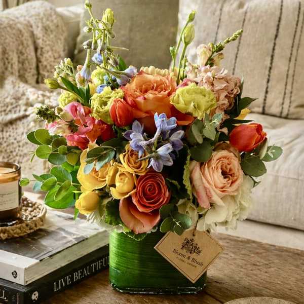 Garden Radiance – Elegant Garden Style Flower Arrangement (Same-Day Delivery Los Angeles)